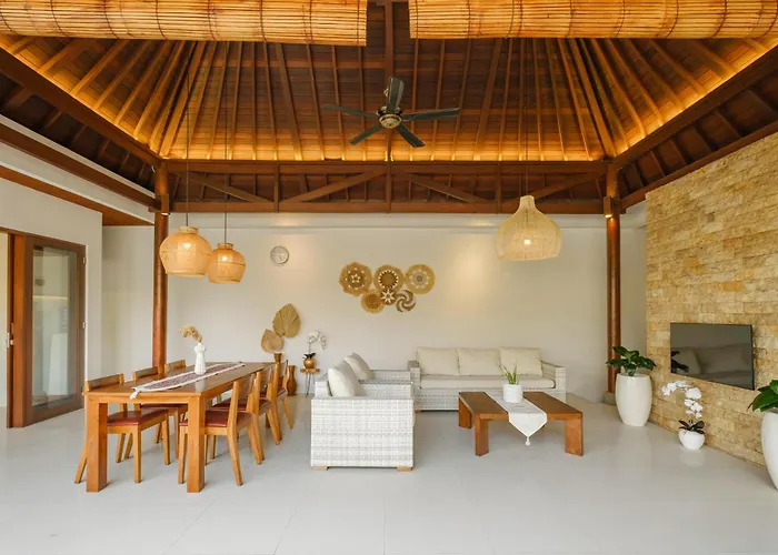 Elaine By Orivista, 8 Min Padang Padang *